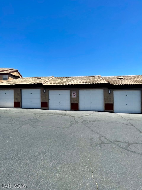 231 West Horizon Ridge Parkway, Unit 2813 Henderson, NV 89012 - Photo 18 of 19 Private Garage