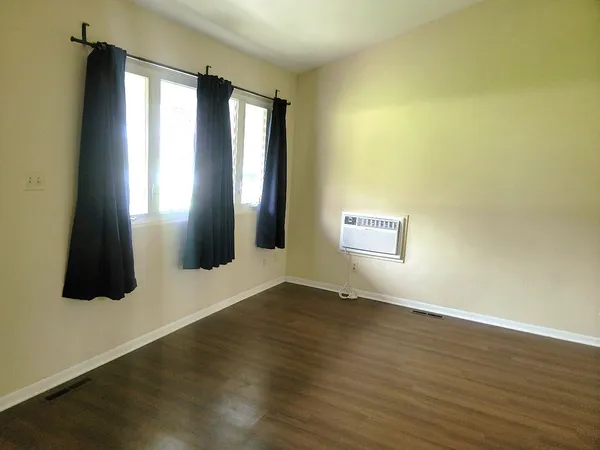 $1,800 | 70 Pine Court, Crystal Lake, IL 60014