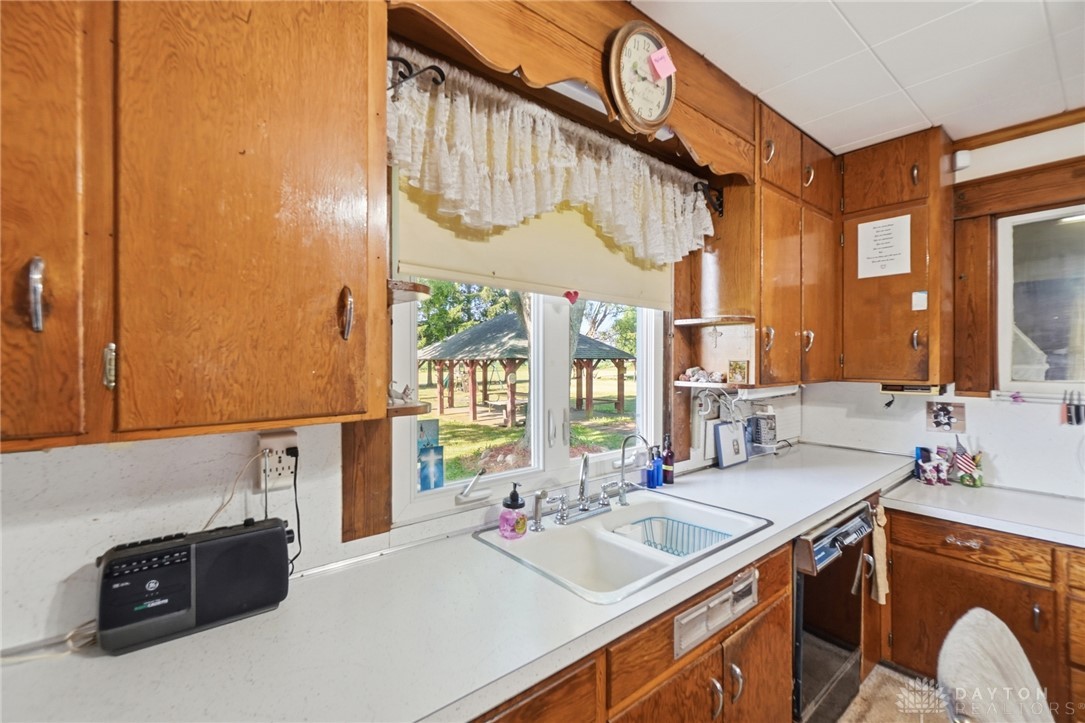 8601 Lochard Road Sidney, OH 45365 - Photo 38 of 75