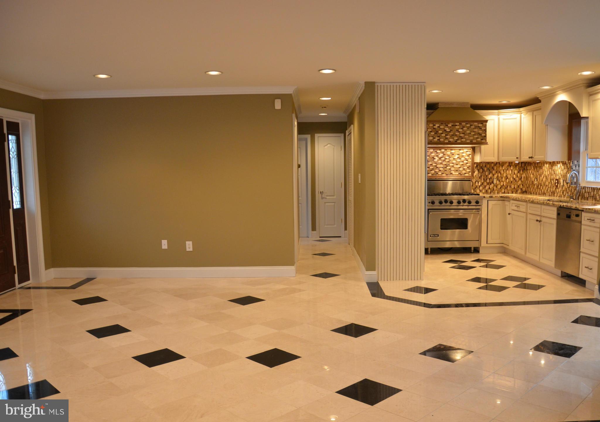 806 West Nettle Tree Road Sterling, VA 20164 - Photo 3 of 15 Interior (General)