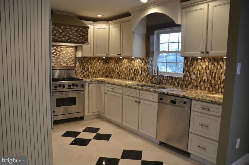 806 West Nettle Tree Road Sterling, VA 20164 - Photo 7 of 15 Kitchen