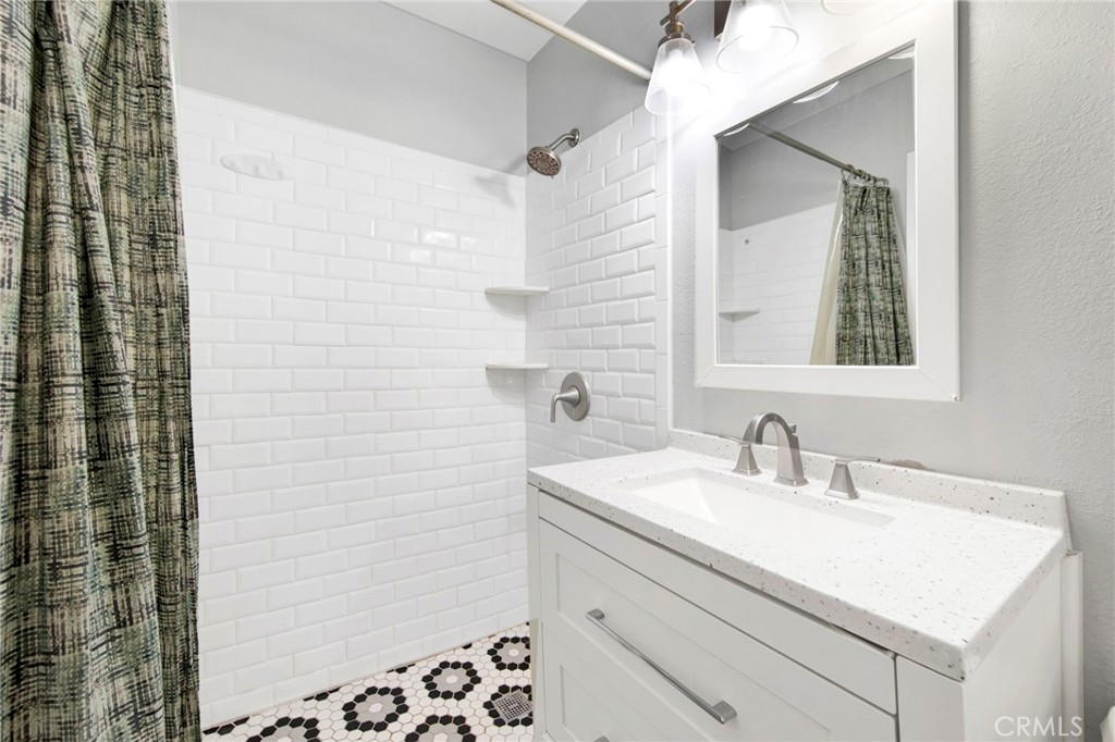 297 West Kirkwall Road Azusa, CA 91702 - Photo 12 of 18