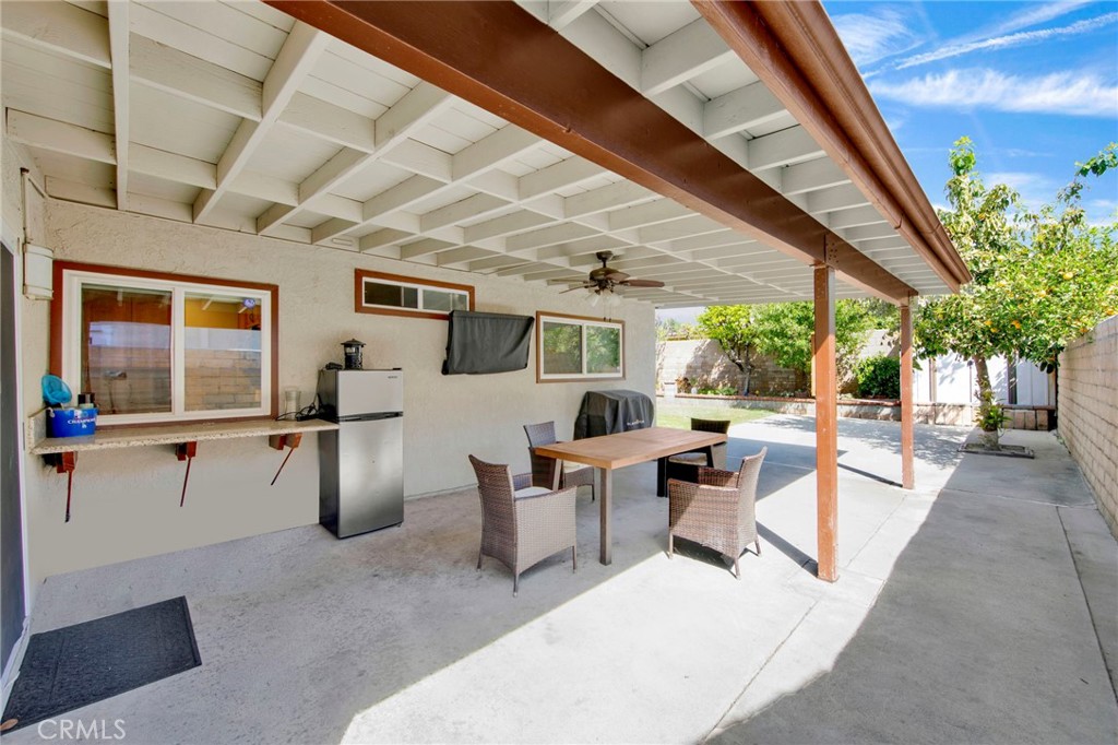 297 West Kirkwall Road Azusa, CA 91702 - Photo 13 of 18