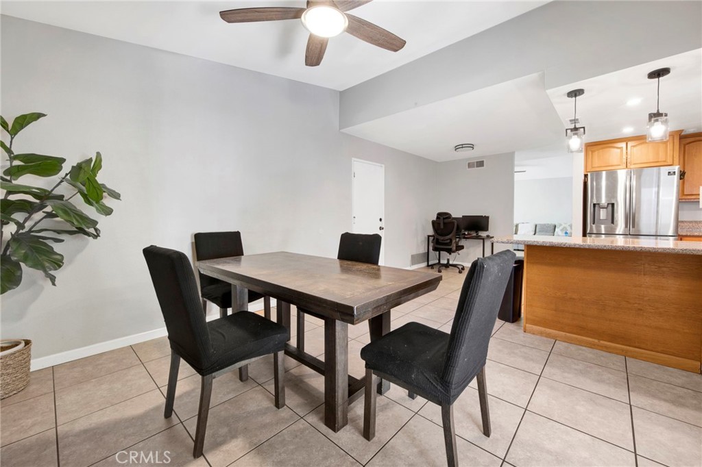 297 West Kirkwall Road Azusa, CA 91702 - Photo 5 of 18