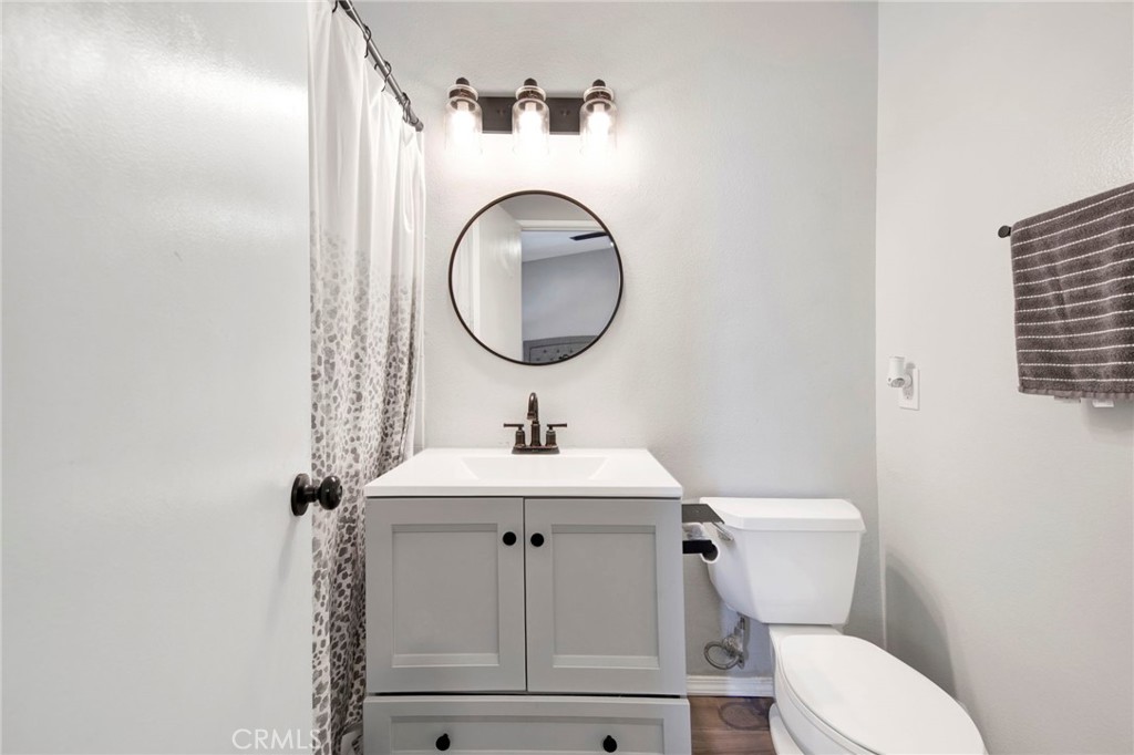 297 West Kirkwall Road Azusa, CA 91702 - Photo 7 of 18