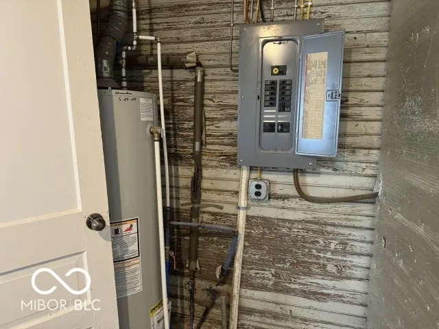 $96,900 | 408 West Kickapoo Street, Hartford City, IN 47348