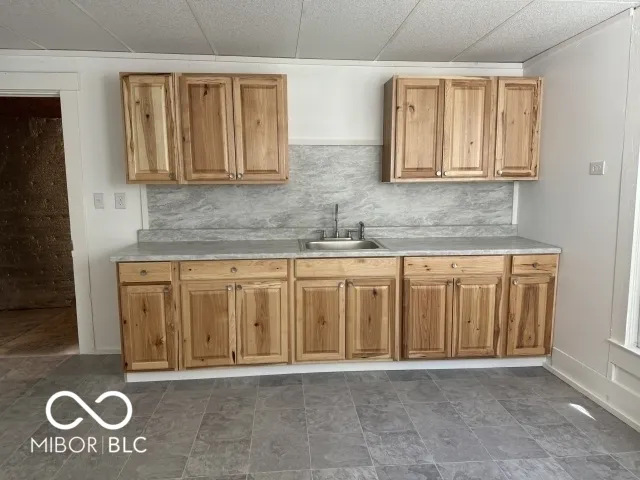 $96,900 | 408 West Kickapoo Street, Hartford City, IN 47348