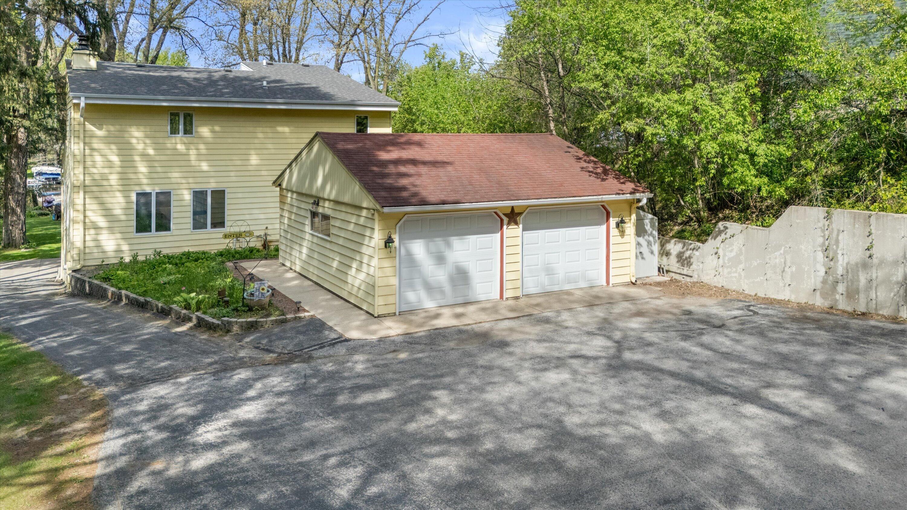 S108W34703 Jacks Bay Road Mukwonago, WI 53149 - Photo 50 of 61 Plenty of space for toys