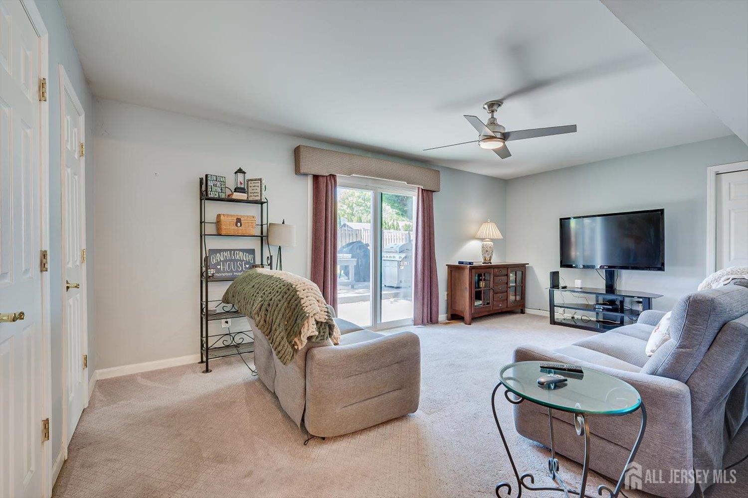 27 Eileen Way Edison, NJ 08837 - Photo 11 of 42