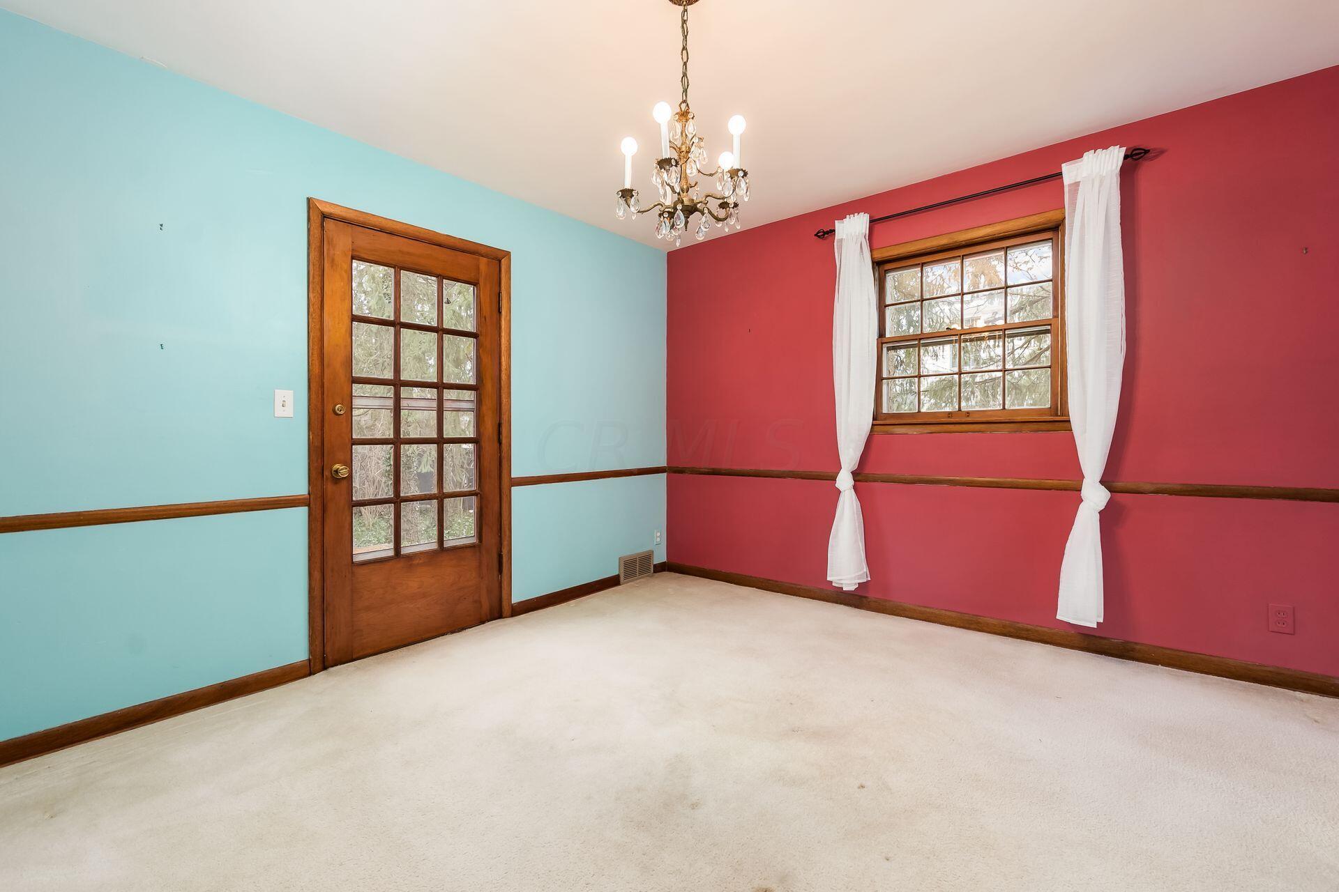 253 Croswell Road Columbus, OH 43214 - Photo 11 of 45 Dining Room