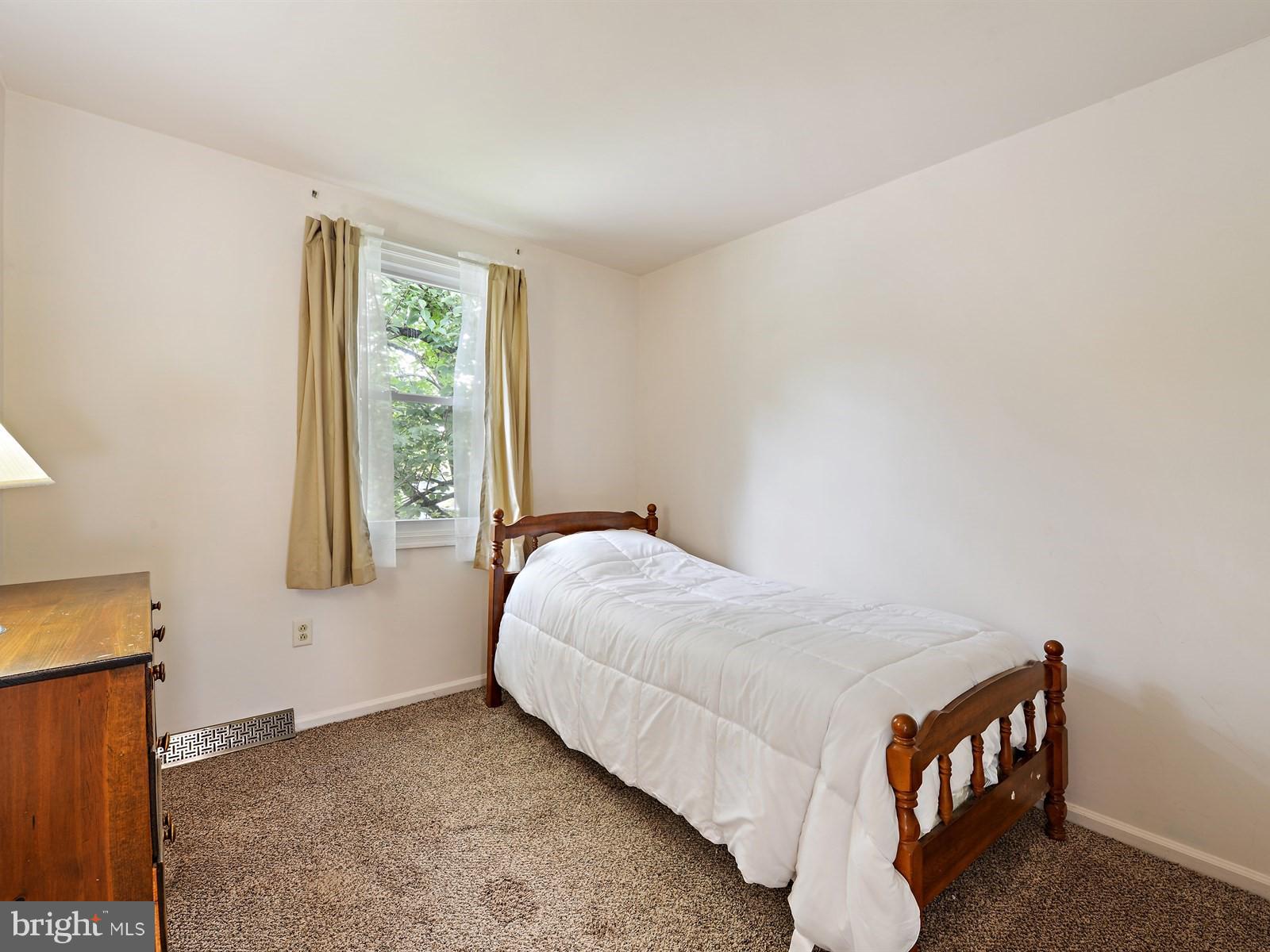 111 Ridings Way Lancaster, PA 17601 - Photo 26 of 30 Bedroom 3
