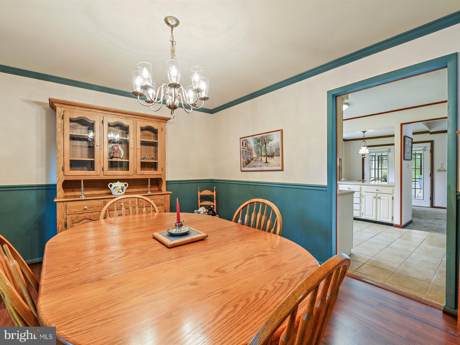 111 Ridings Way Lancaster, PA 17601 - Photo 5 of 30 Crown & Chair Rail Molding