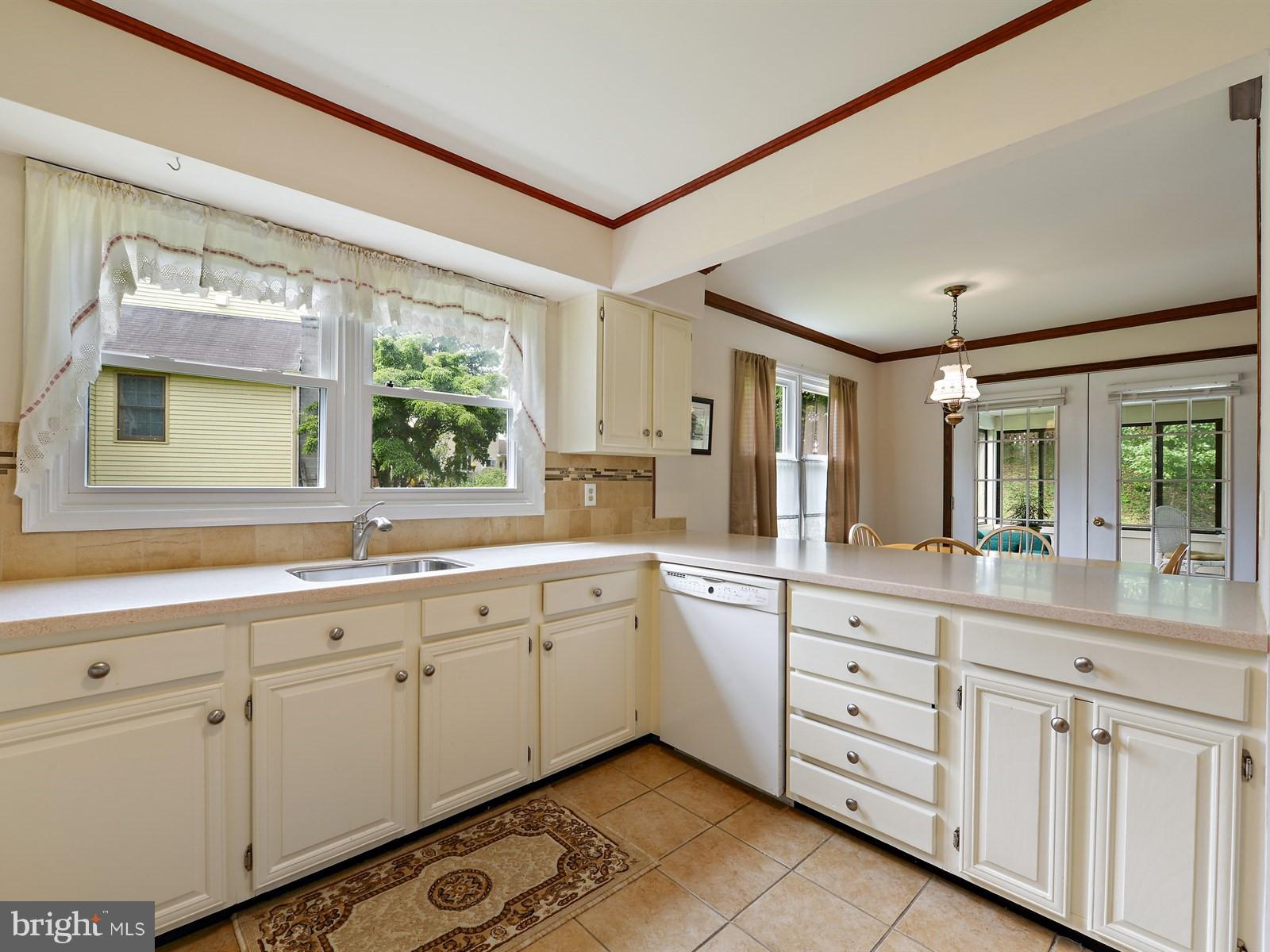 111 Ridings Way Lancaster, PA 17601 - Photo 6 of 30 Kitchen