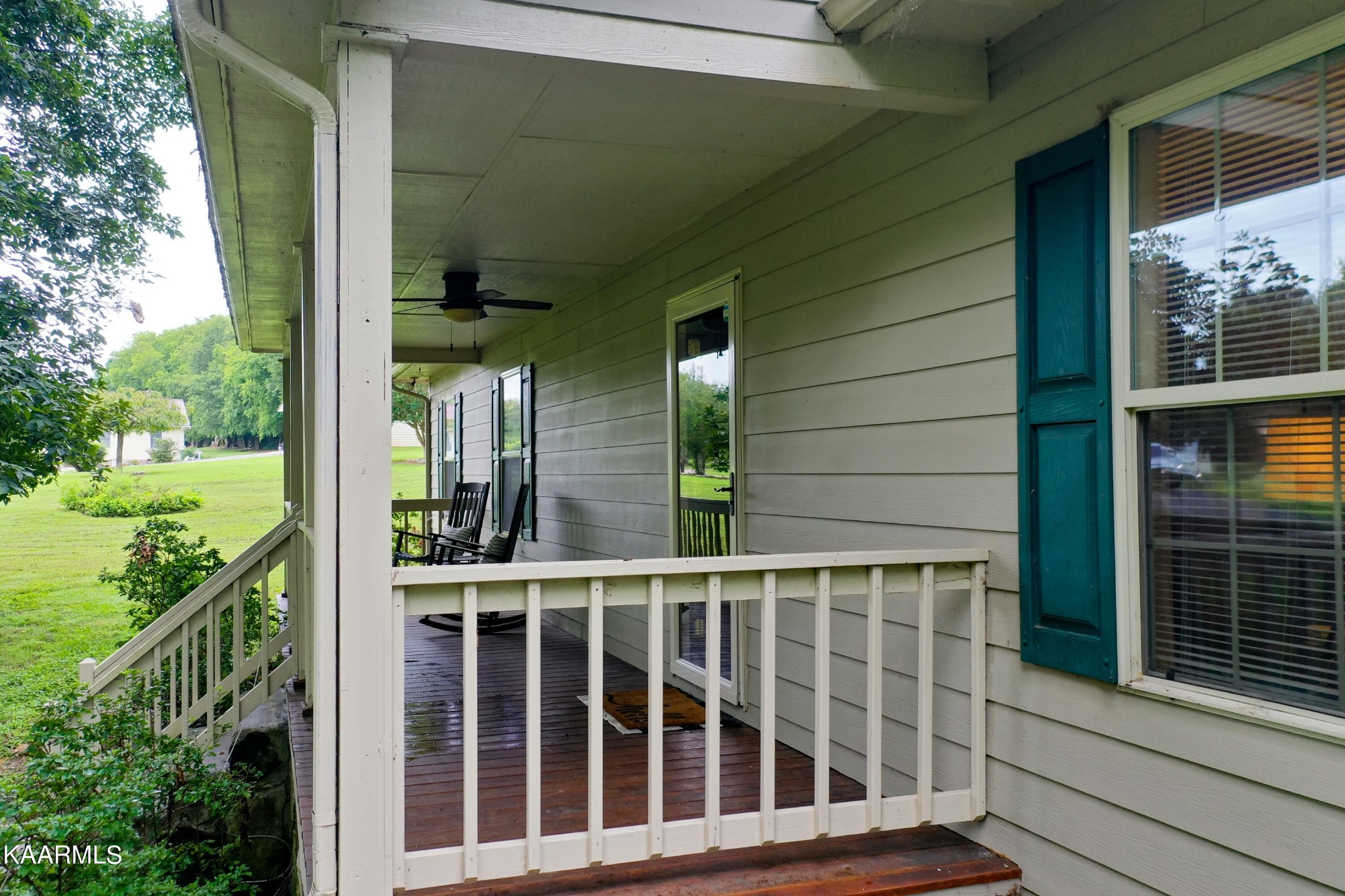 125 Lakeview Estates Road Vonore, TN 37885 - Photo 39 of 46 a view of a balcony