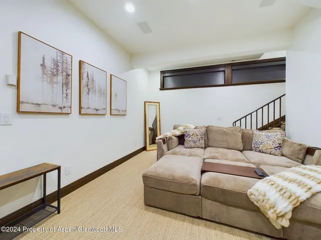 $100,000 | 910 East Cooper Avenue, Aspen, CO 81611