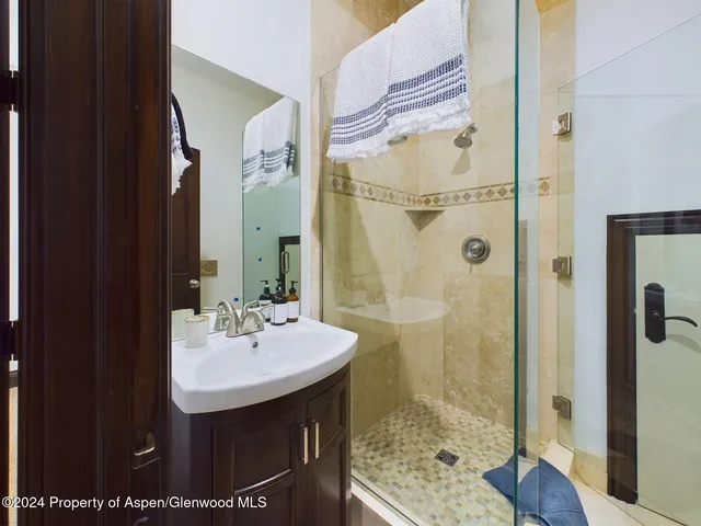 $100,000 | 910 East Cooper Avenue, Aspen, CO 81611