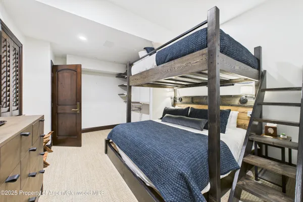 $100,000 | 910 East Cooper Avenue, Aspen, CO 81611