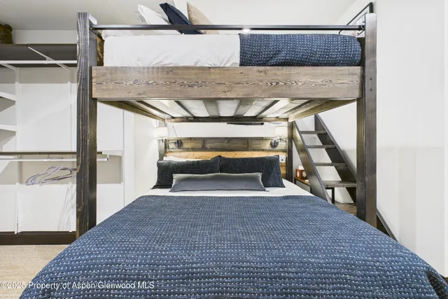 $100,000 | 910 East Cooper Avenue, Aspen, CO 81611