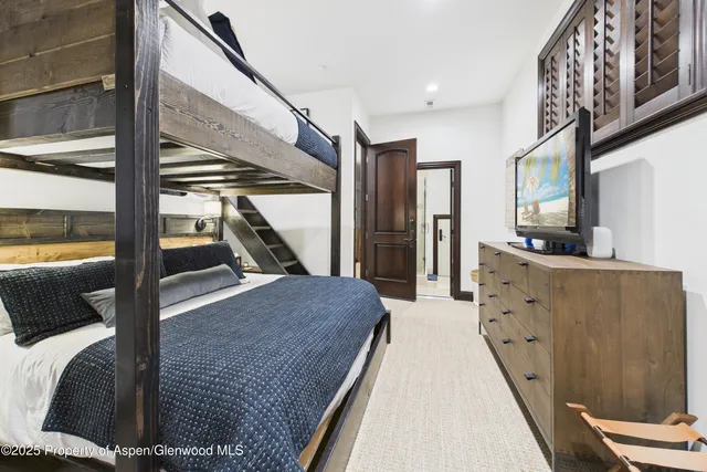 $100,000 | 910 East Cooper Avenue, Aspen, CO 81611