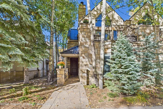 $100,000 | 910 East Cooper Avenue, Aspen, CO 81611