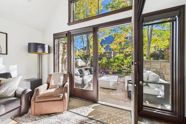 a en suite bathroom with a sink mirror and vanity