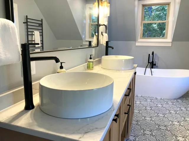 $825,000 | 122 Cross Road, Hancock, ME 04640