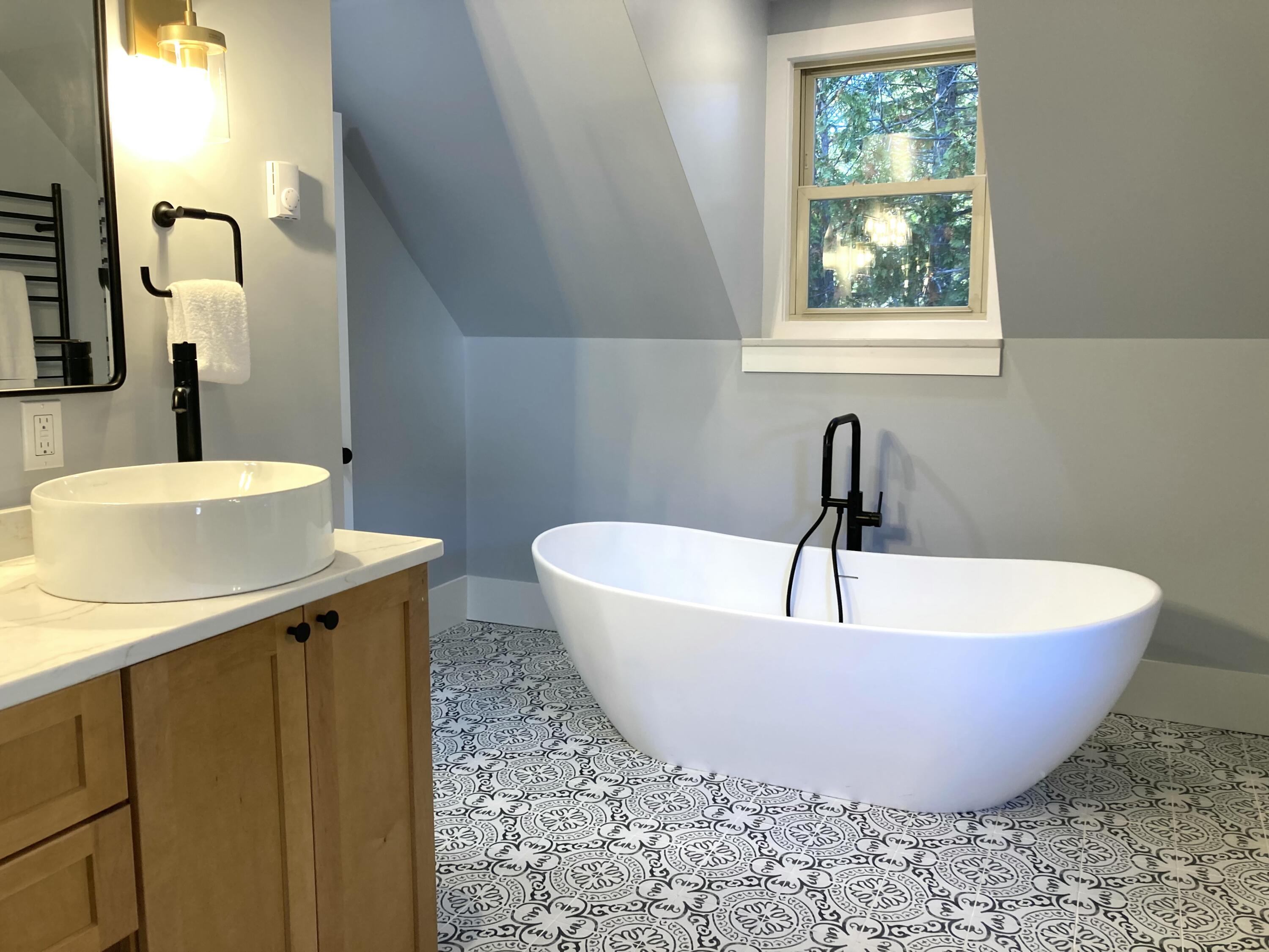 122 Cross Road Hancock, ME 04640 - Photo 27 of 45 Soaking tub, free standing.