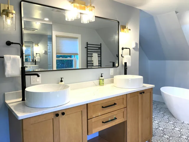 $825,000 | 122 Cross Road, Hancock, ME 04640