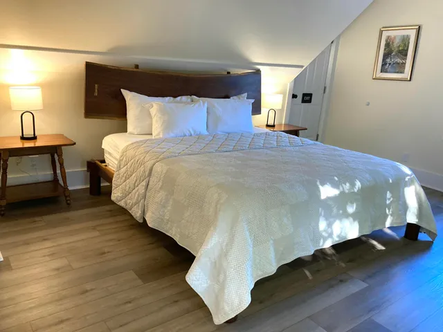 $825,000 | 122 Cross Road, Hancock, ME 04640