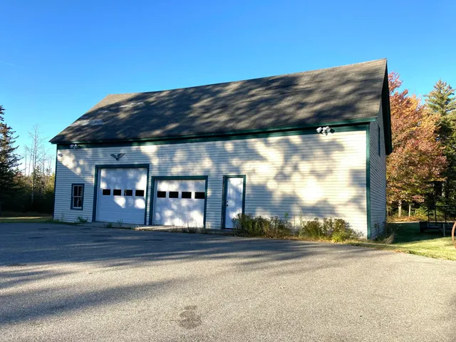 $825,000 | 122 Cross Road, Hancock, ME 04640