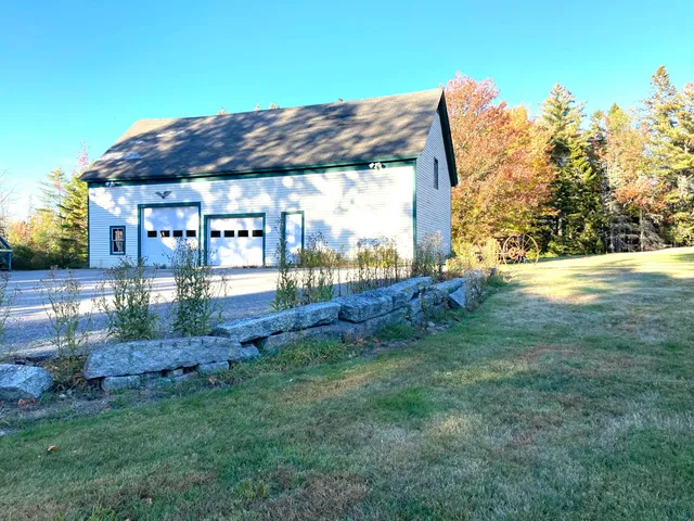$825,000 | 122 Cross Road, Hancock, ME 04640