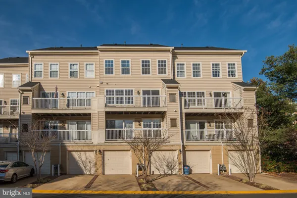 $4,100 | 1984 Crescent Park Drive, Unit 15B, Reston, VA 20190