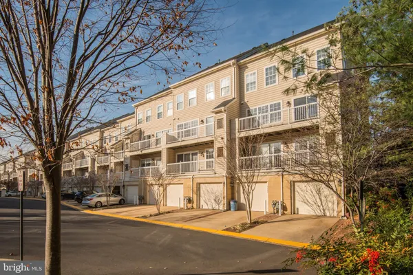 $4,100 | 1984 Crescent Park Drive, Unit 15B, Reston, VA 20190