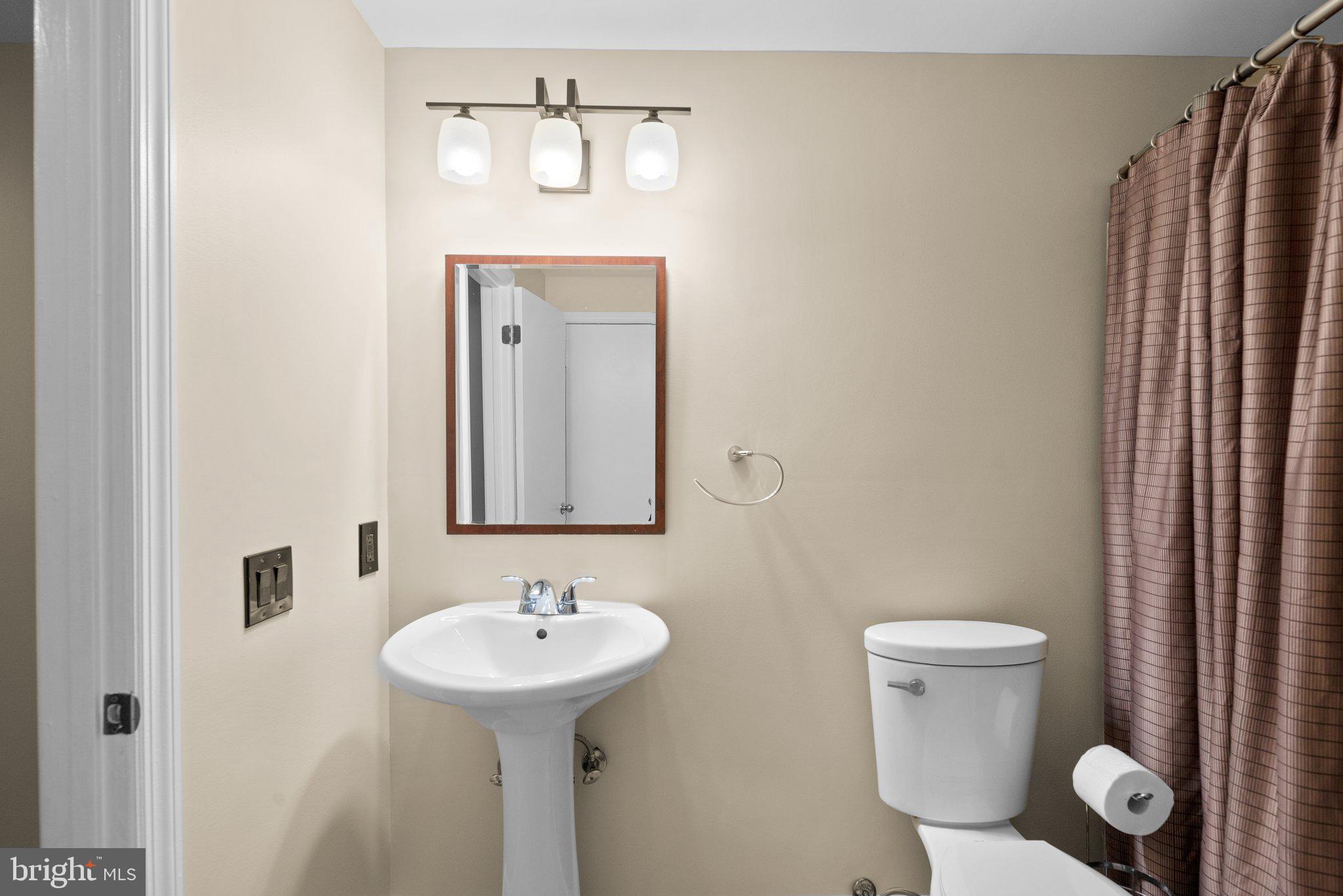 13901 Valleyfield Drive Silver Spring, MD 20906 - Photo 35 of 41