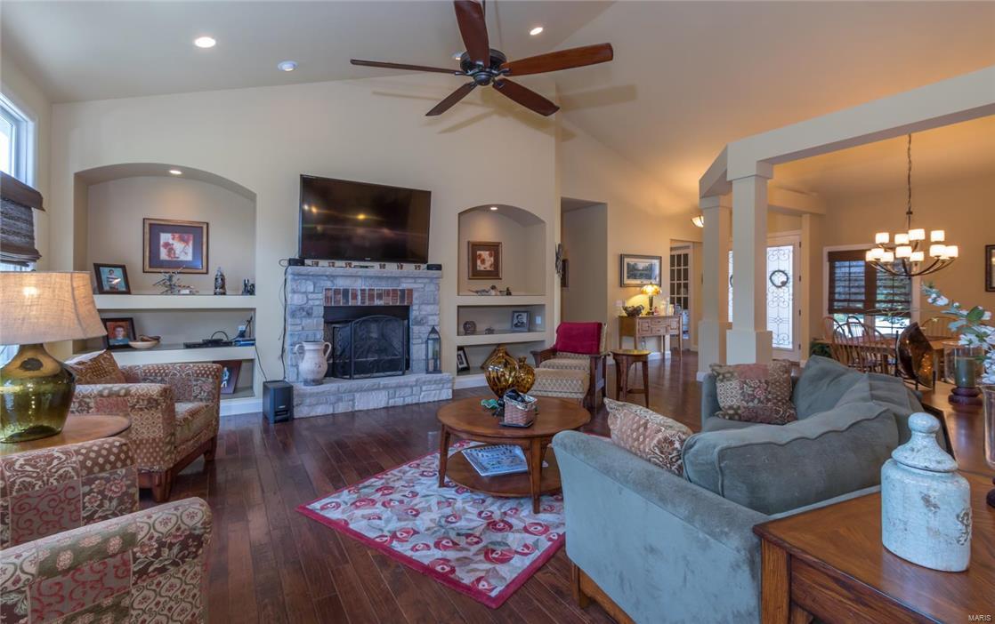 1050 Bridleridge Crossing High Ridge, MO 63049 - Photo 3 of 41 Gallery Image 3