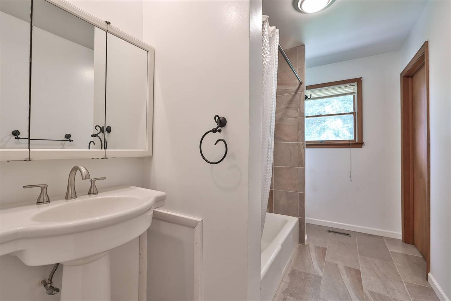 2235 Bell Road Hamilton, OH 45013 - Photo 23 of 38 Gallery Image 23