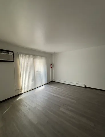 $1,750 | 3060 Bernice Avenue, Unit 2S, Lansing, IL 60438