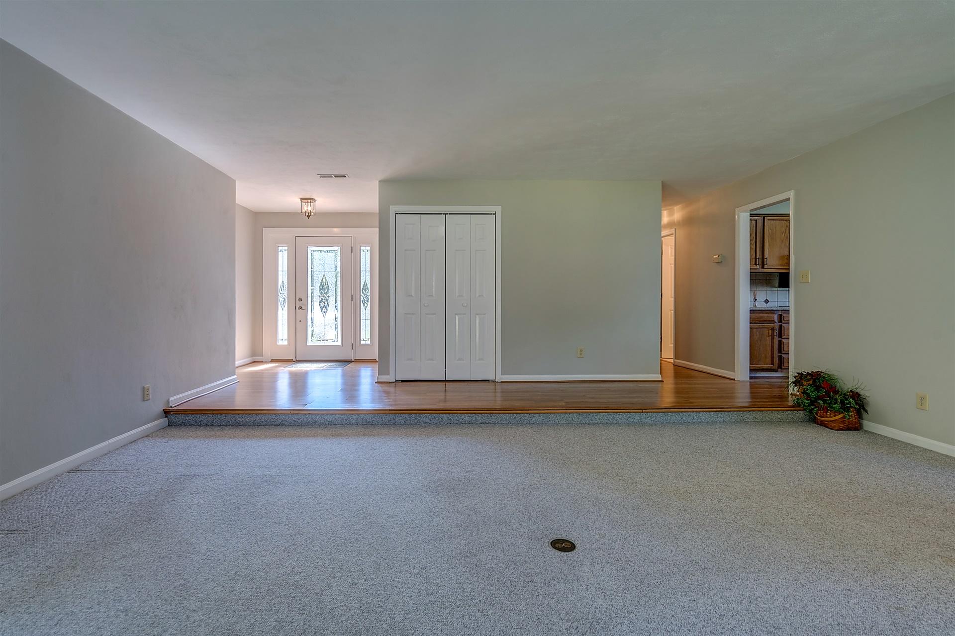 2548 Keagy Road Salem, VA 24153 - Photo 7 of 31 Living Room
