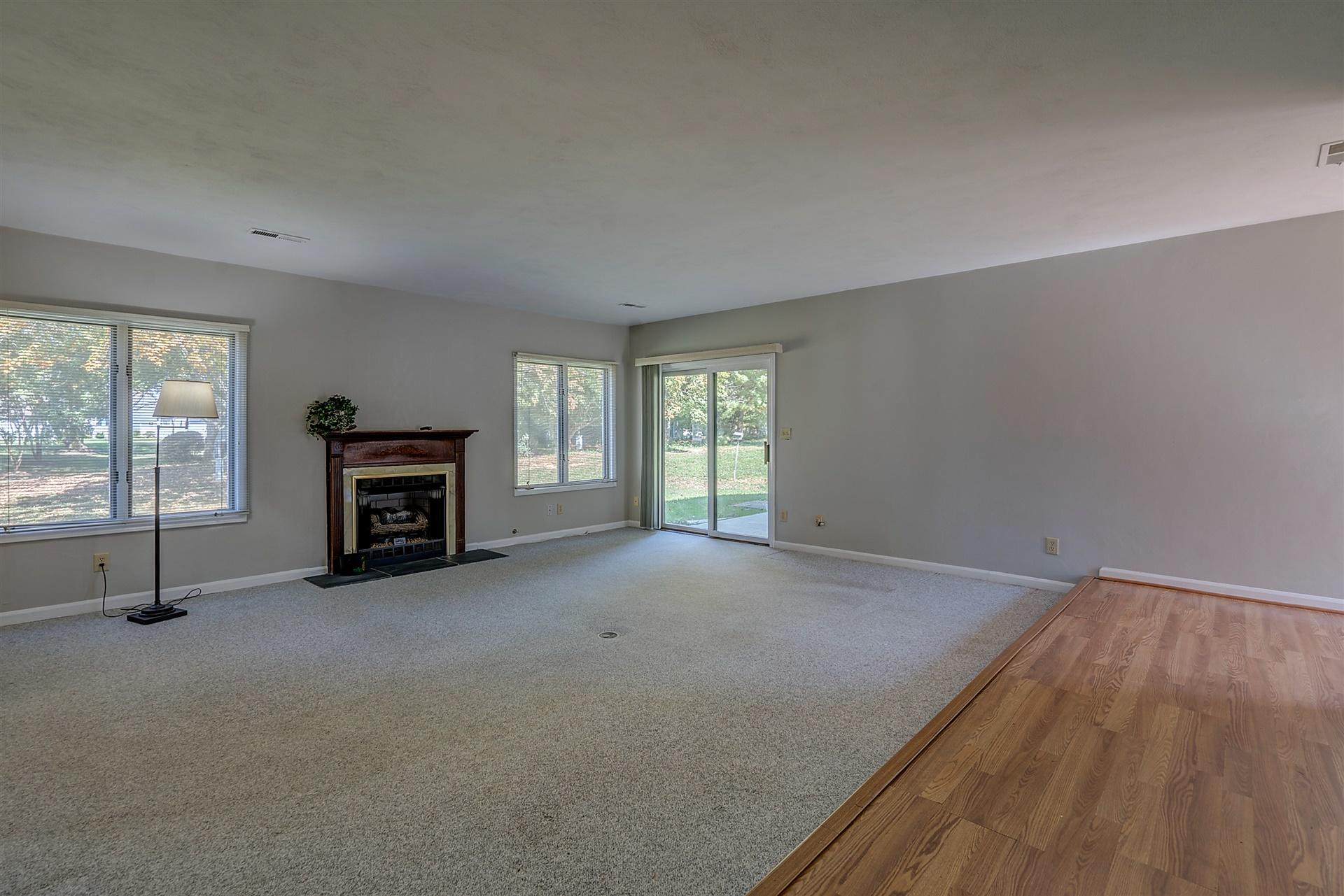 2548 Keagy Road Salem, VA 24153 - Photo 9 of 31 Living Room