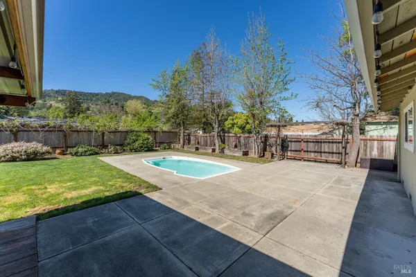 $535,000 | 80 Whitmore Lane, Ukiah, CA 95482