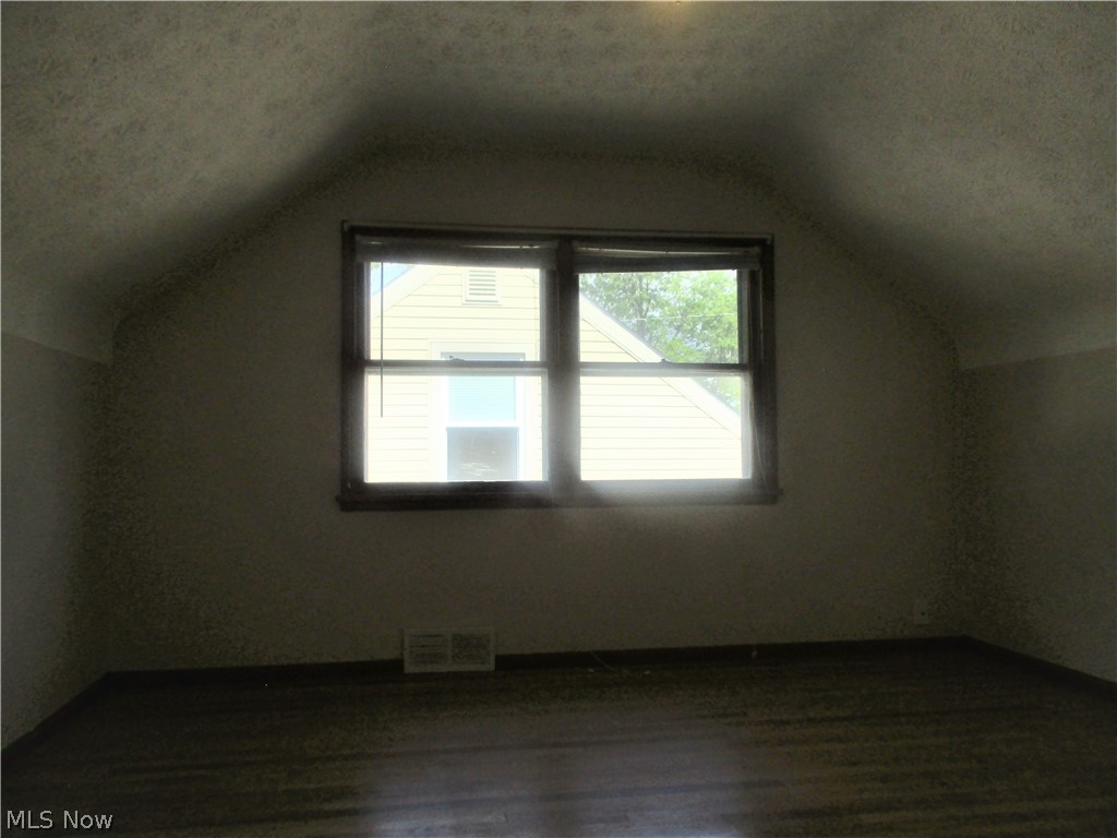 1012 Hillsdale Road Parma, OH 44134 - Photo 21 of 23