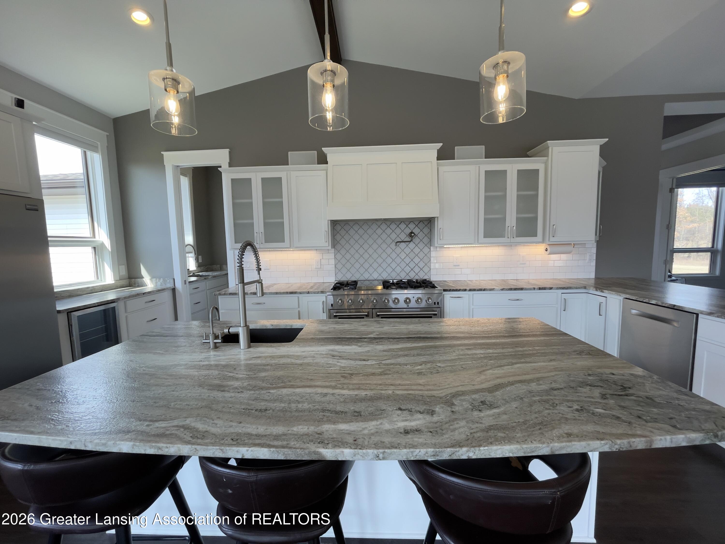 278 East Haslett Haslett, MI 48840 - Photo 18 of 44 Kitchen with Island