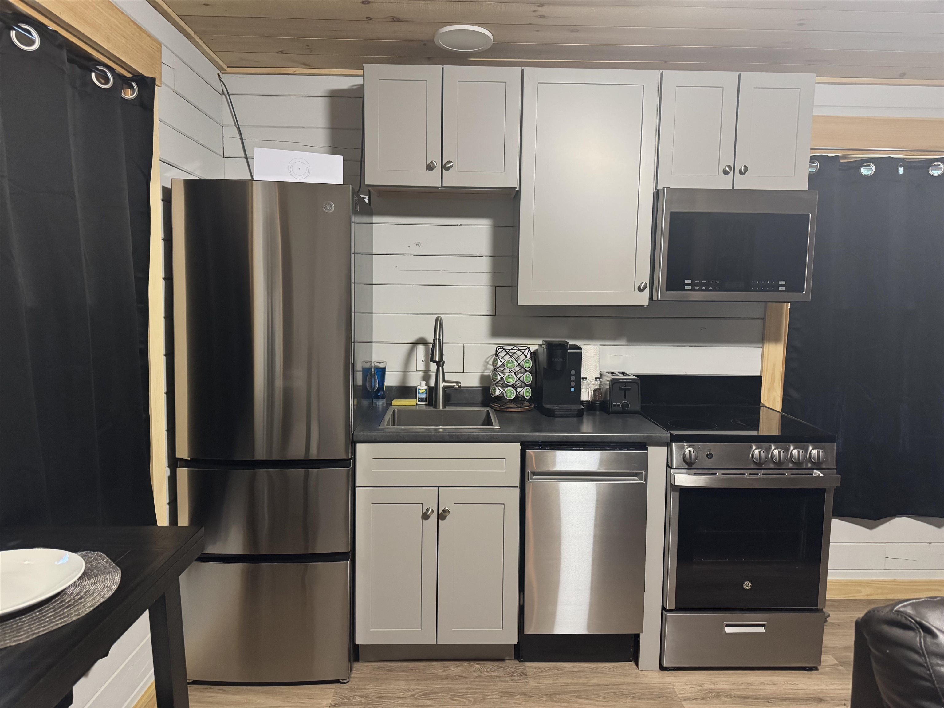 576 Darling Hill Road Derby, VT 05855 - Photo 4 of 33