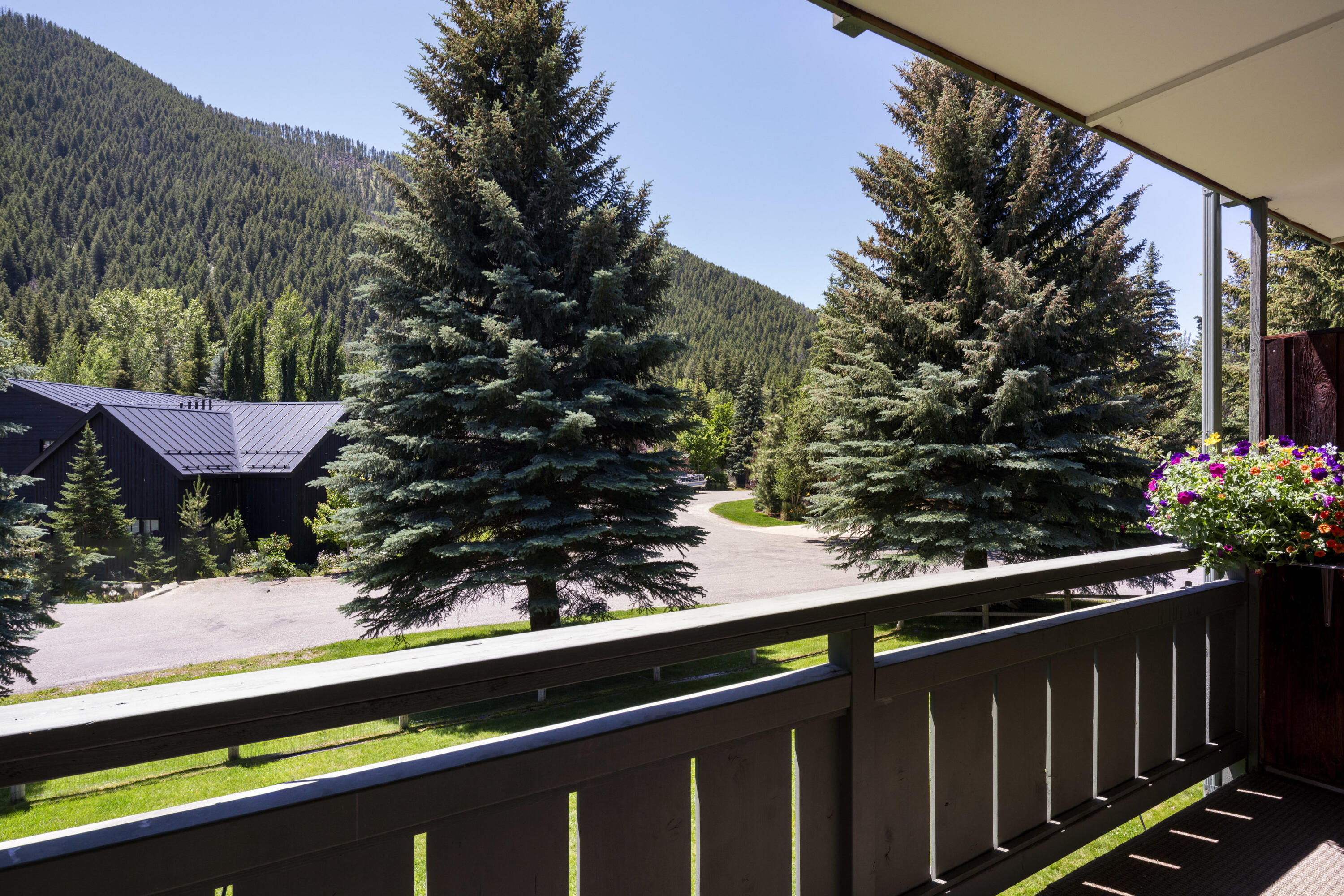 318 Bald Mountain Road, Unit 116 Ketchum, ID 83340 - Photo 4 of 18 004_116_limelight-3785-edit_692