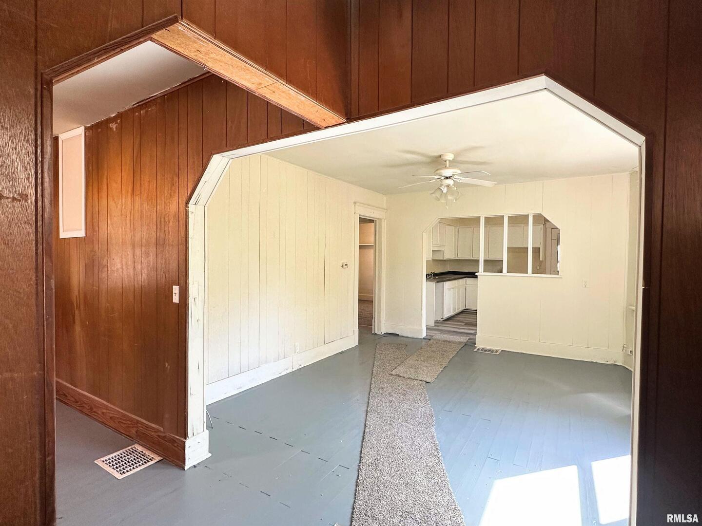 313 Castleton Avenue Mount Vernon, IL 62864 - Photo 4 of 38