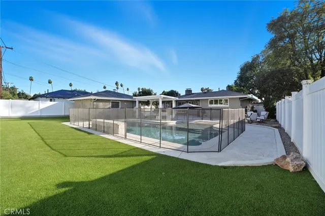 a view of outdoor space