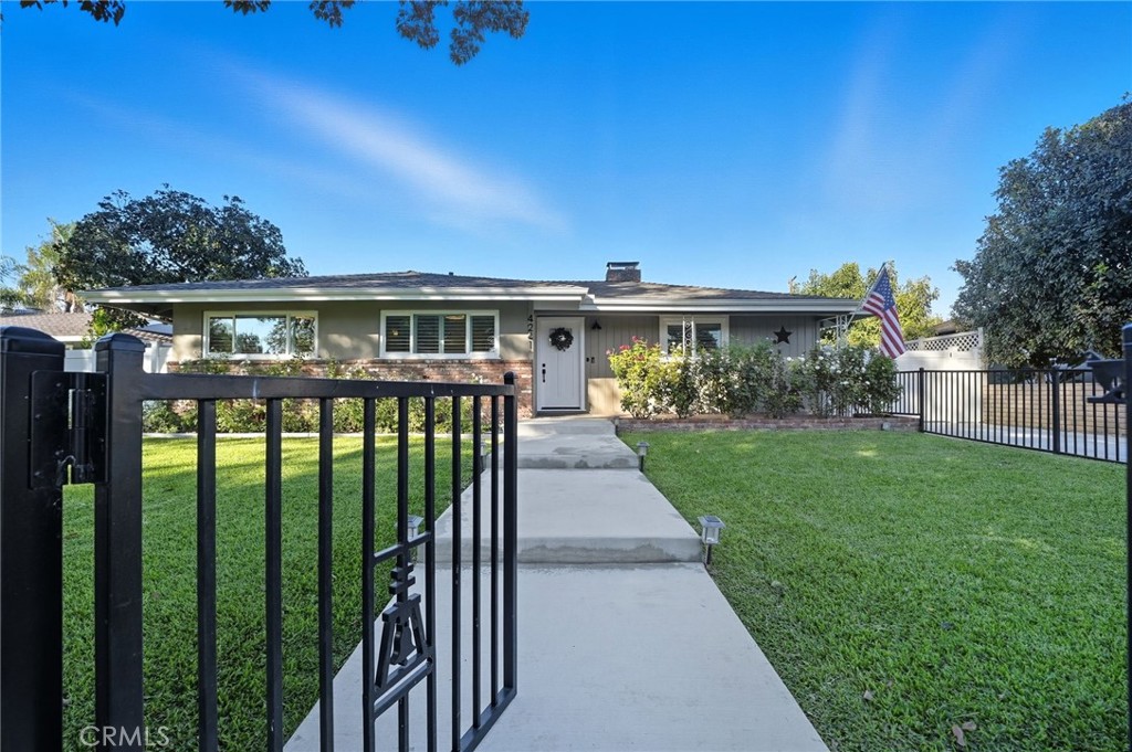 4241 Beechwood Place Riverside, CA 92506 - Photo 5 of 50