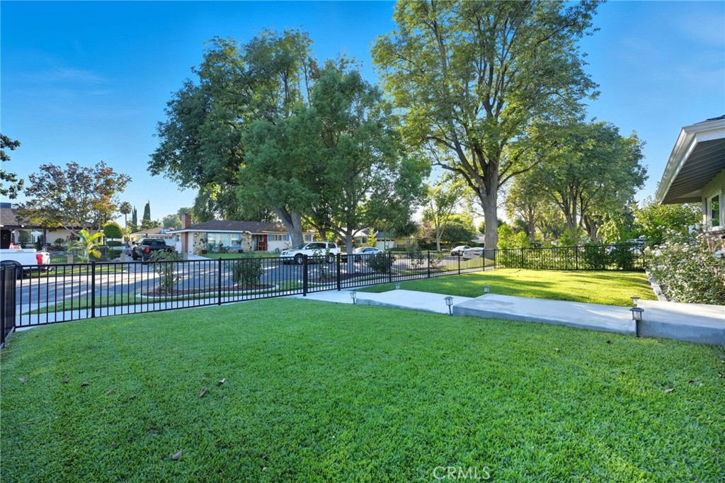 4241 Beechwood Place Riverside, CA 92506 - Photo 9 of 50