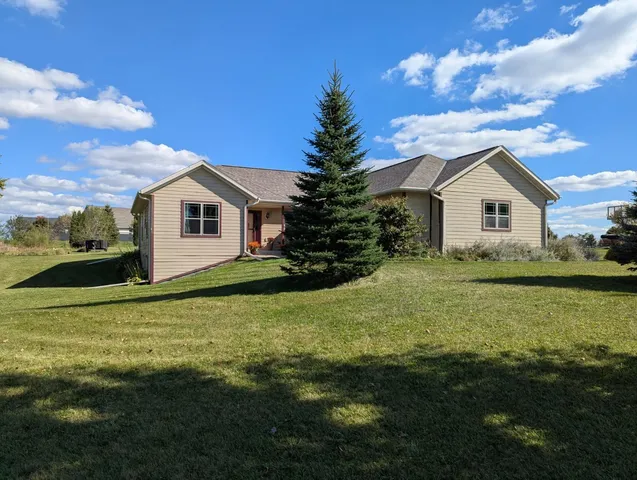 $559,000 | 1900 Hillside Road, Slinger, WI 53086