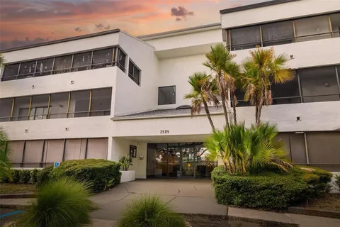 $199,000 | 2585 Countryside Boulevard, Unit 4302, Clearwater, FL 33761